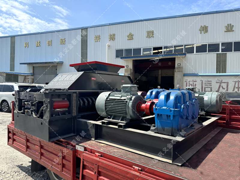 時產60-80噸河卵石對輥製砂機,為水利工程提供堅實保障 時產60-80噸河卵石對輥製砂機,為水利工程提供堅實保障